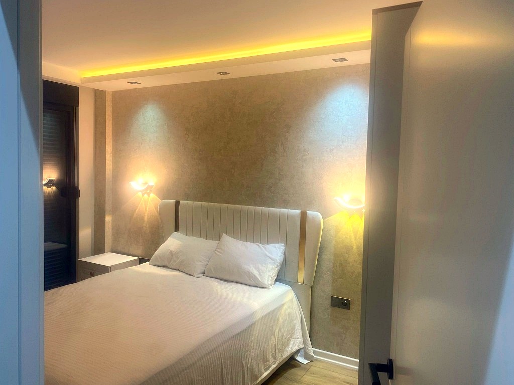 Bedroom & Wardrobe